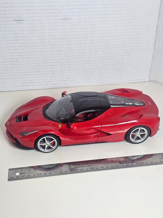 Ferrari LaFerrari Red Diecast Model Car 1:14 Scale - Picture 1 of 5